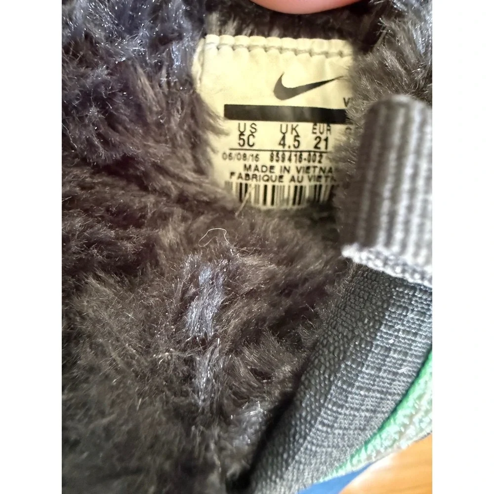 Nike Roshe One Hi Sneakerboots Girls Fur lined grey and teal youth‎